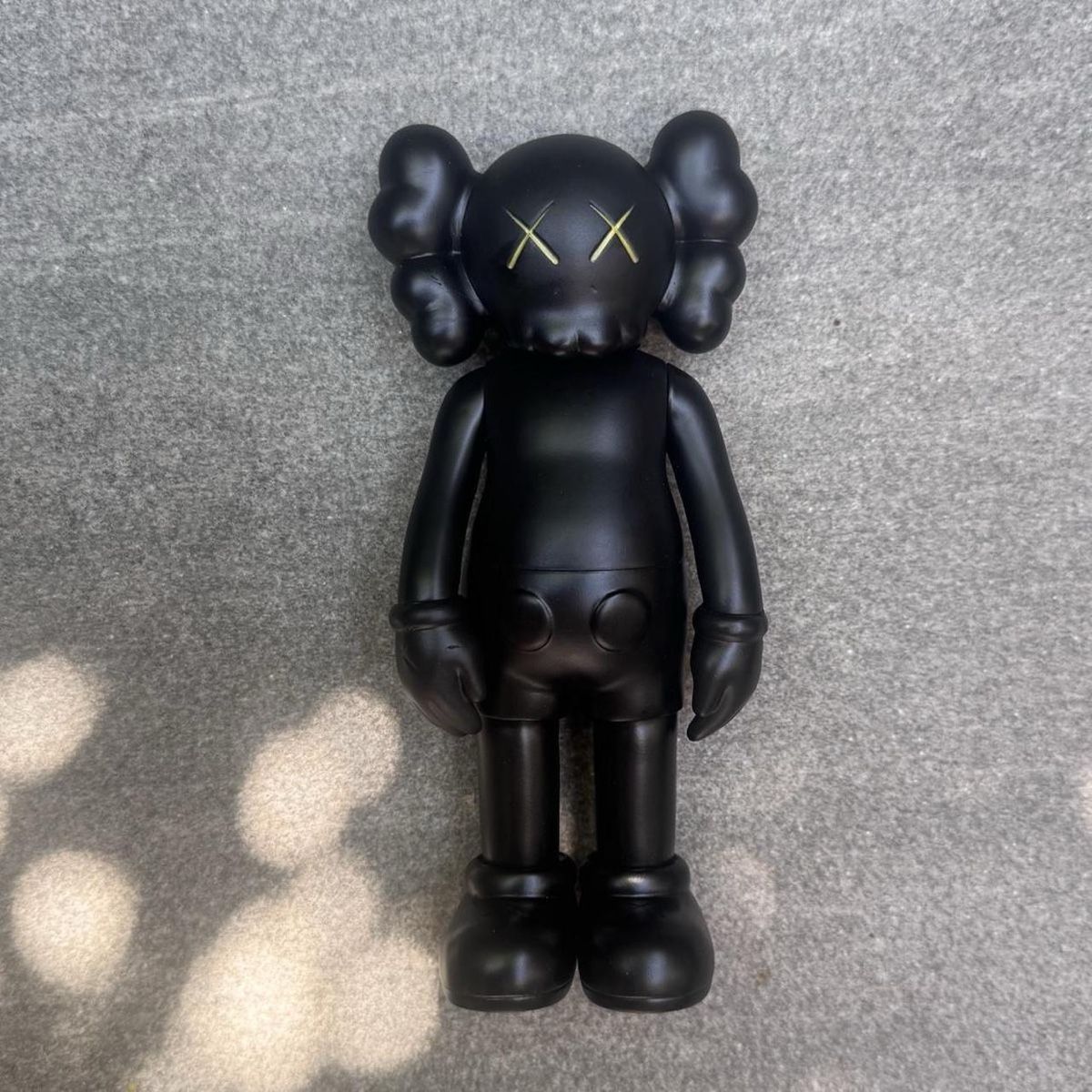Figuren: KAWS Companion Figure - Black Edition – Neu und originalverpackt aus Caviano von reselleo21 3