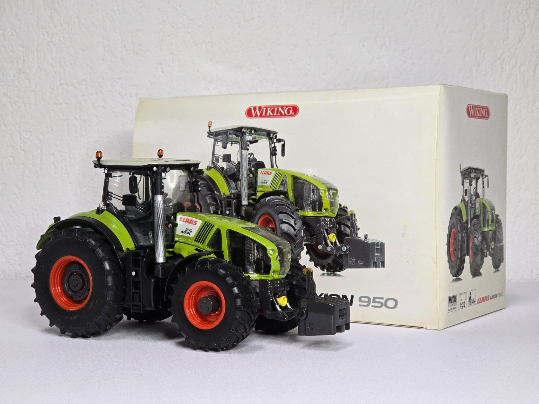 Wiking Modellbausätze & Standmodelle: Wiking, 077314, Claas 950 Axion, Vitrine – Neu (gemäss Beschreibung) aus Kloten von Nicola2