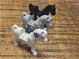 lego figurine lot de 3 chevaux