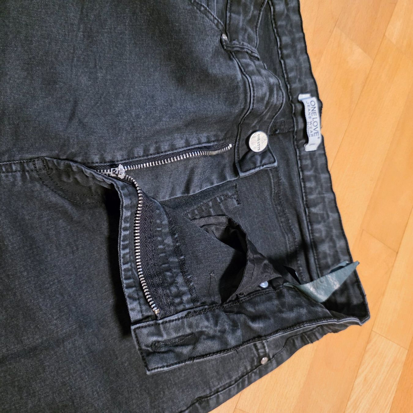 Jeans: Schwarze Skinny Jeans 38/40 – Usato da Wald ZH venduto da CapLux 3