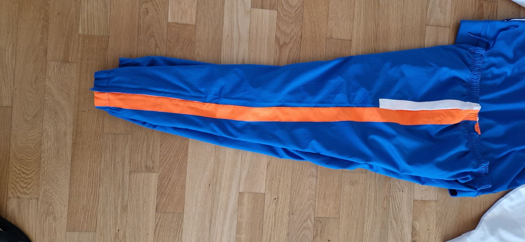 Completi: Lacoste Anzug – Nuovo e nell'imballaggio originale da Alpnach Dorf venduto da Maksim777 4
