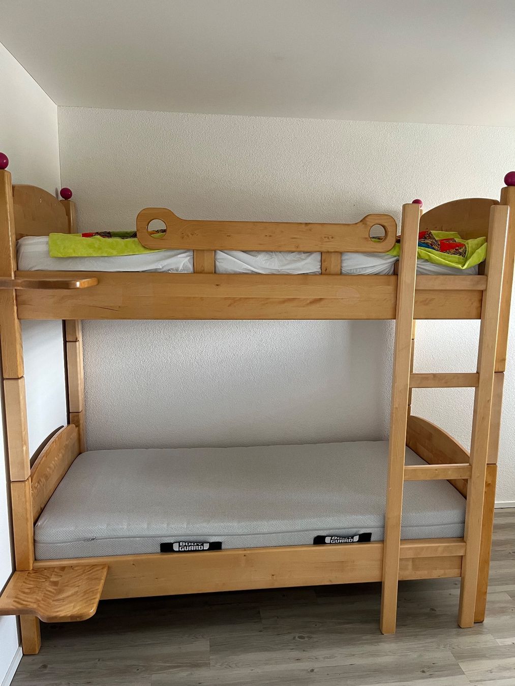Letti: 3in1 Etagenbett Holz Massiv – Usato da Root venduto da Chris_Di