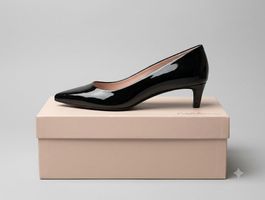 Pretty Ballerinas Lack Pumps Schwarz, Gr. 39.5, wie neu!