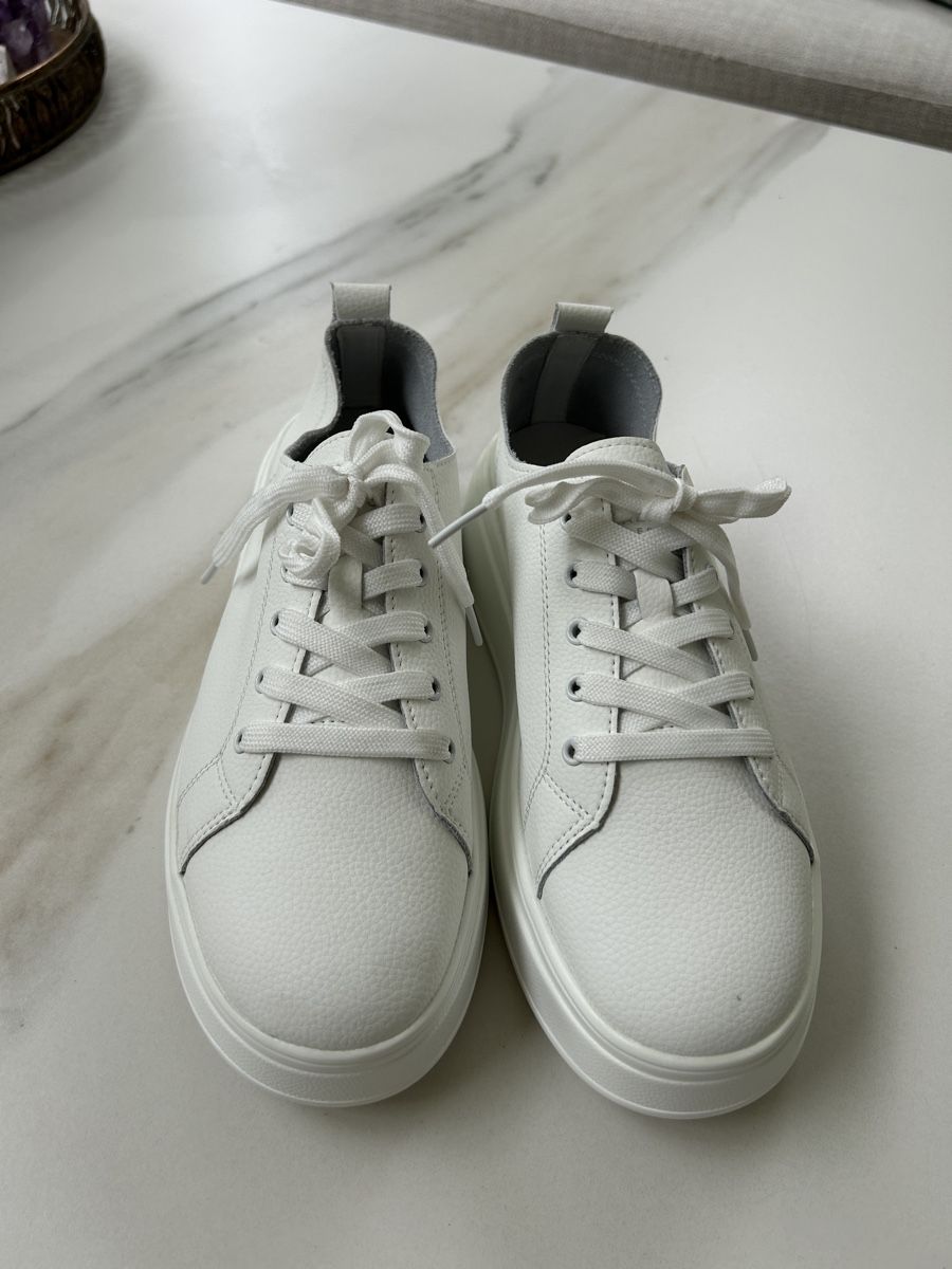 Damenschuhe: White leather sneakers – Neu (gemäss Beschreibung) aus Pfeffingen von Eva_GoVintage 1