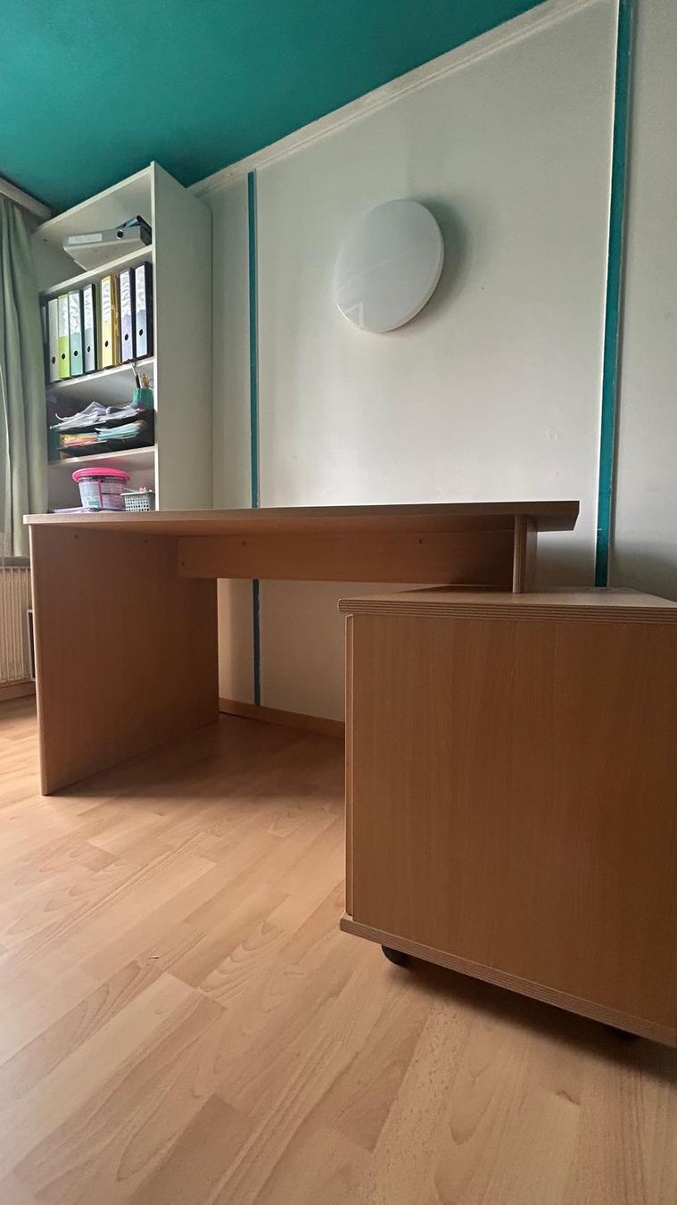 Bureaux: Schreibtisch – D'occasion à Walzenhausen par Pesch5 3