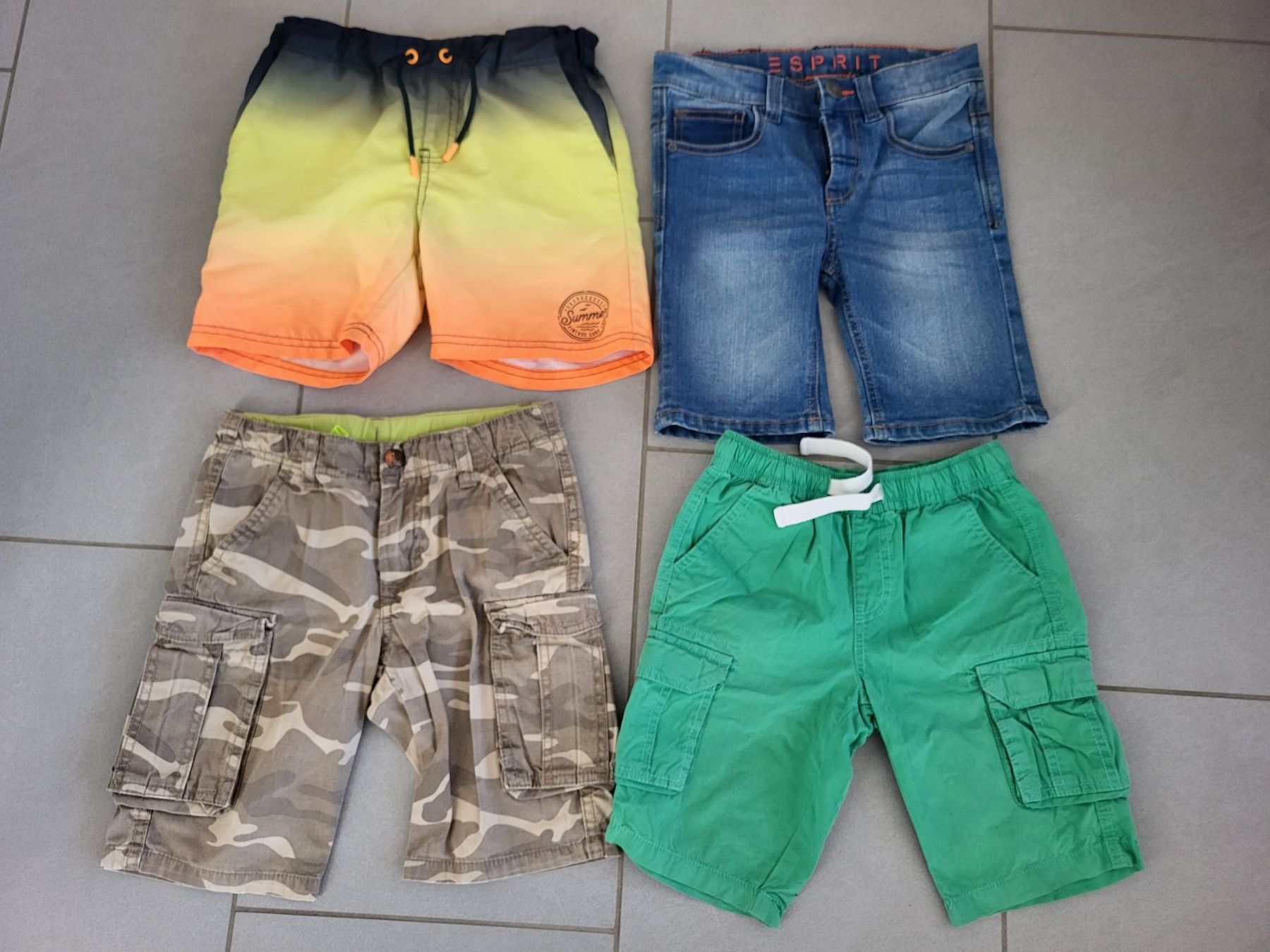 Pantaloni: Shorts kurze Hose gr. 110 116 – Usato da Boswil venduto da i12i