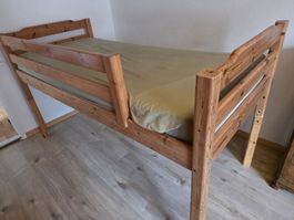Hochbett Kiefer massiv 90x200 cm gebrauchter Zustand