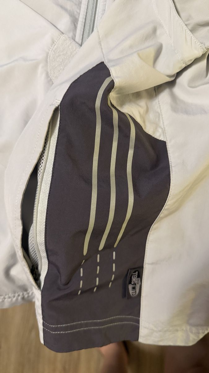 Adidas Vestes: Adidas Sportjacke – D'occasion à oberwangen b.bern par sar_5v6q 1