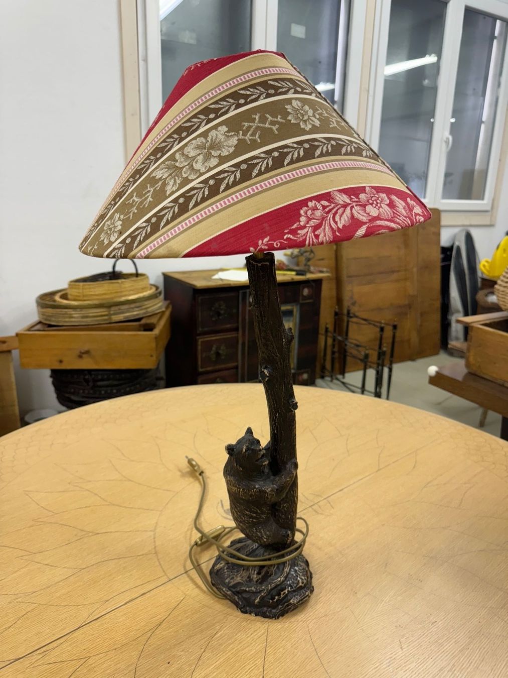 Lampen: Lampe Black Forest Française du XIXe Siècle – Gebraucht aus Gsteig b. Gstaad von Auctionly