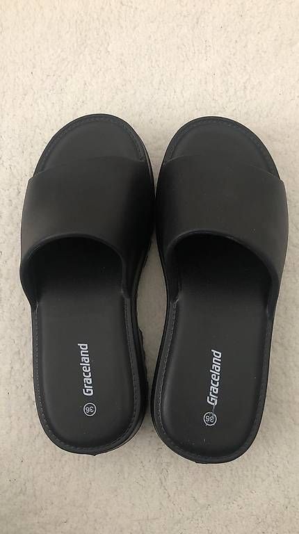 Chaussures femmes: Damen Sandalen – D'occasion à Aarburg par Noemi.H
