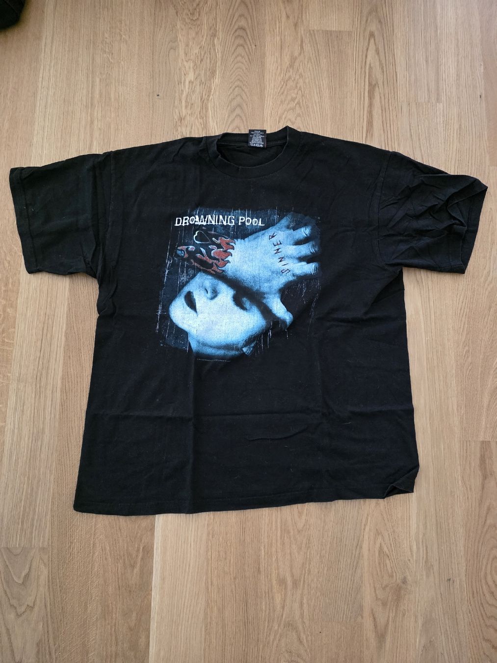 T-shirt: Drowning Pool Shirt Vintage Authentic XXL – Usato da Hirschthal venduto da TheHaze88