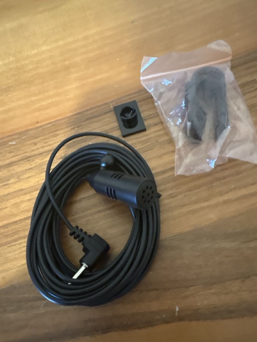 Microfoni: Externes Mikrofon mit Kabel und Halterung neuwertig – Nuovo e nell'imballaggio originale da st.gallen venduto da Garagen_Verkauf