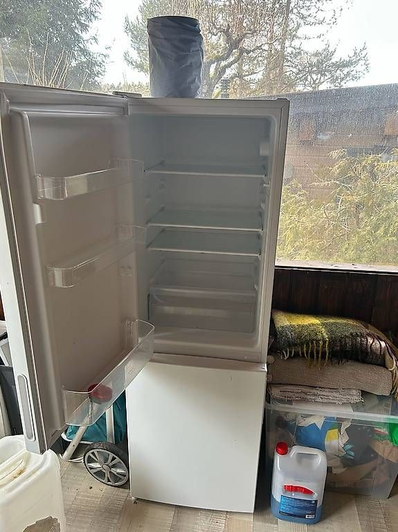 Kühlschrank: Frigo De taille moyenne / Marque FrigeLux – Gebraucht aus Les Cullayes von sch_h6rk 3