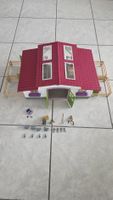 Schleich Reiterhof Stallgebäude mit Zubehör,TOP Zustand