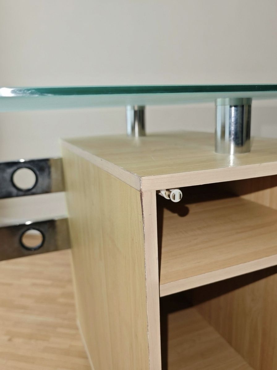 Schreibtische: Bürotisch mit Glasplatte GRATIS – Gebraucht aus Luzern von satoken 3