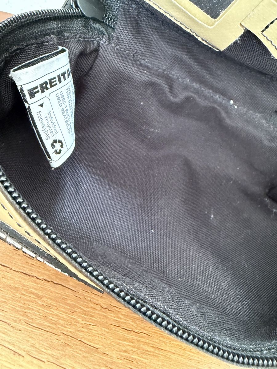 Freitag Custodie per cosmetici: FREITAG F35 CHEYENNE – Usato da Brügg BE venduto da Goob 4