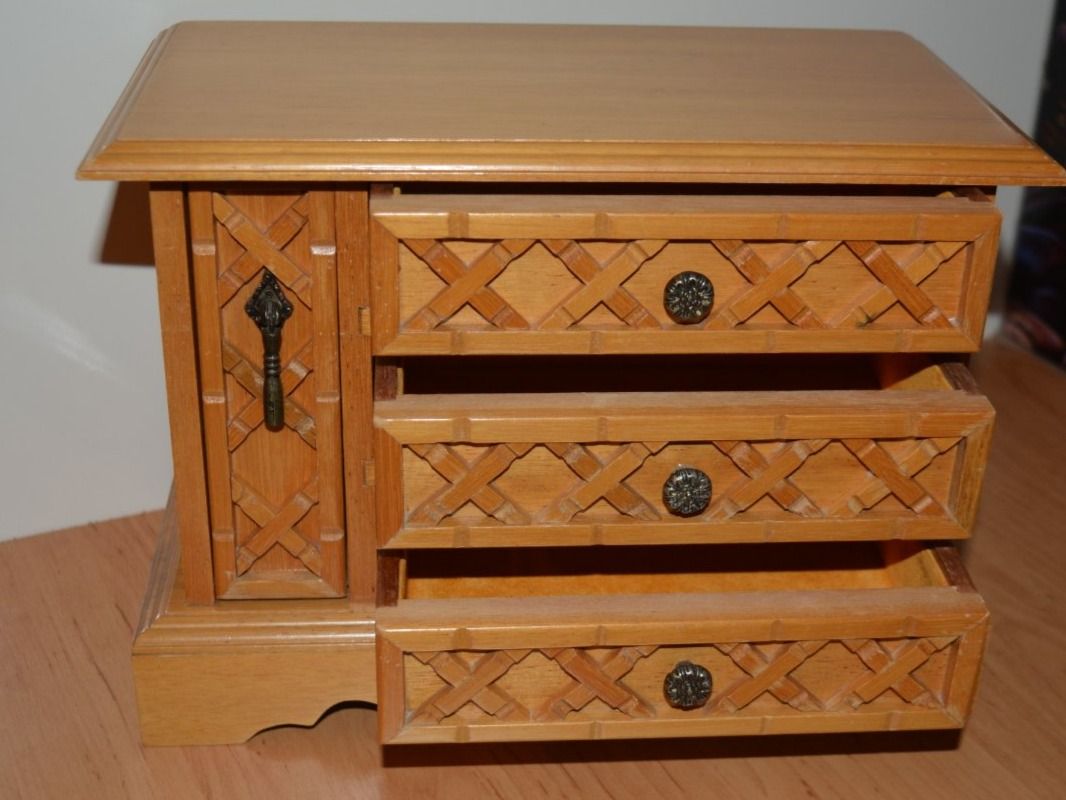 Portagioie: Schmuckschatulle aus Holz – Usato da Tann venduto da Pepiino 2