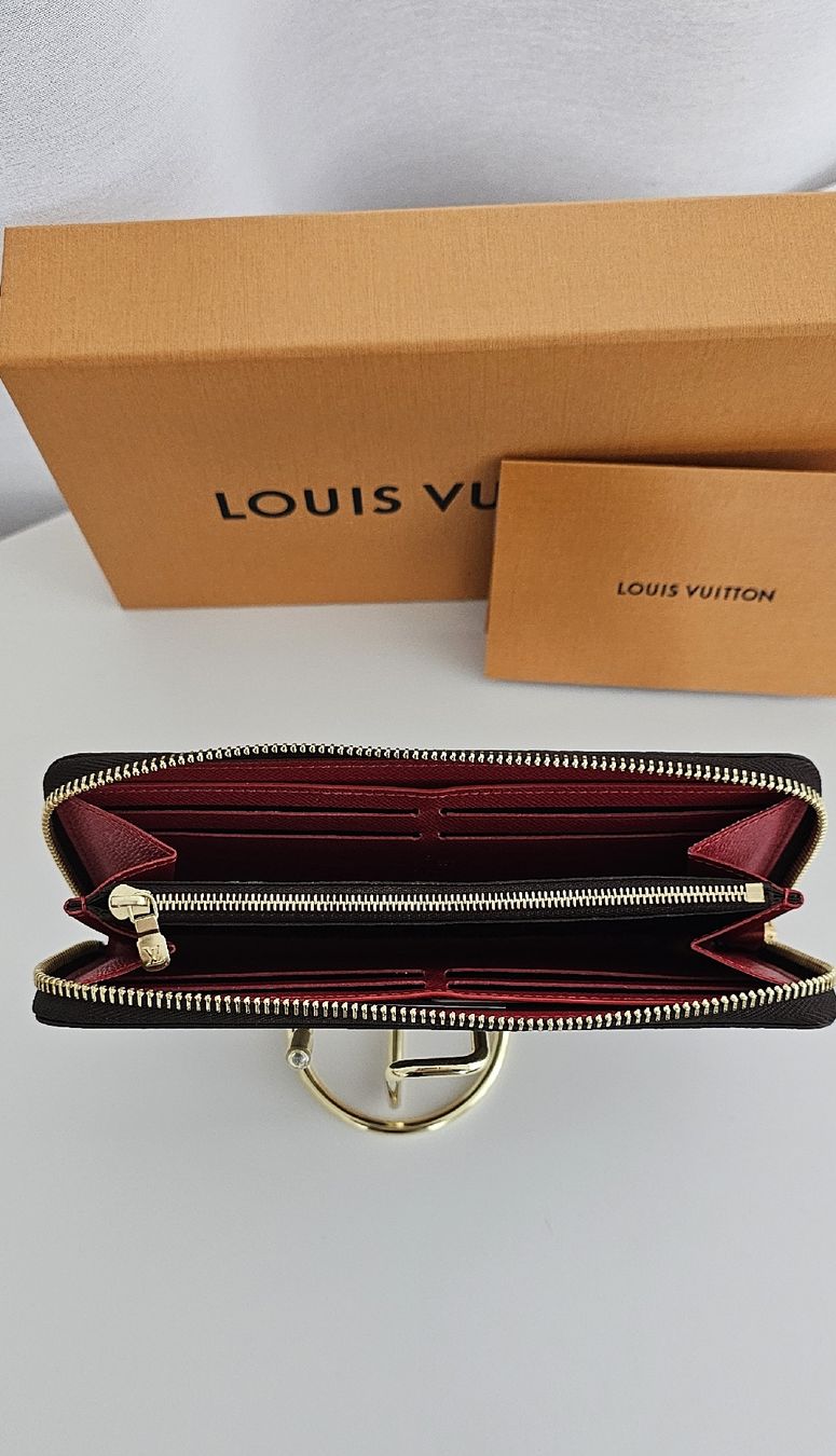 Louis Vuitton Brieftaschen: Louis Vuitton Portemonnaie Clemence – Gebraucht aus Chur von om_7vgj 3