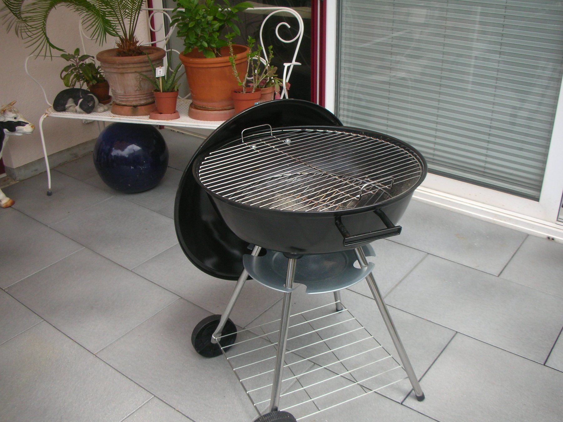 Griglie: Neuwertiger Holzkohlengrill – Usato da Rheinfelden venduto da Javea4 3