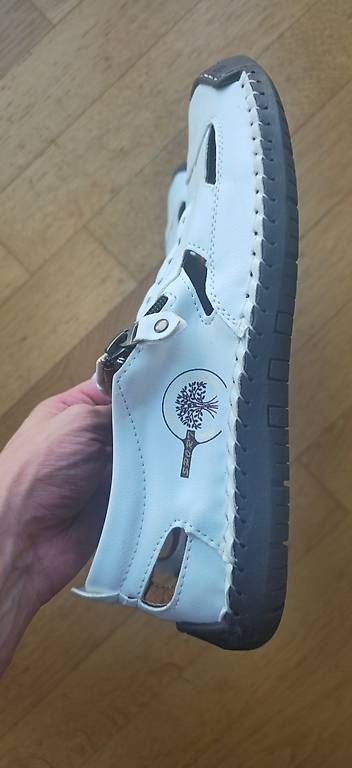 Chaussures hommes: Weisse Männer Sandalen Gr. 44 – Neuf (Voir description) à Zürich par ale_xxz7 1