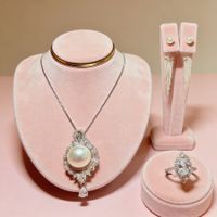 Ensemble de bijoux avec perle et diamants