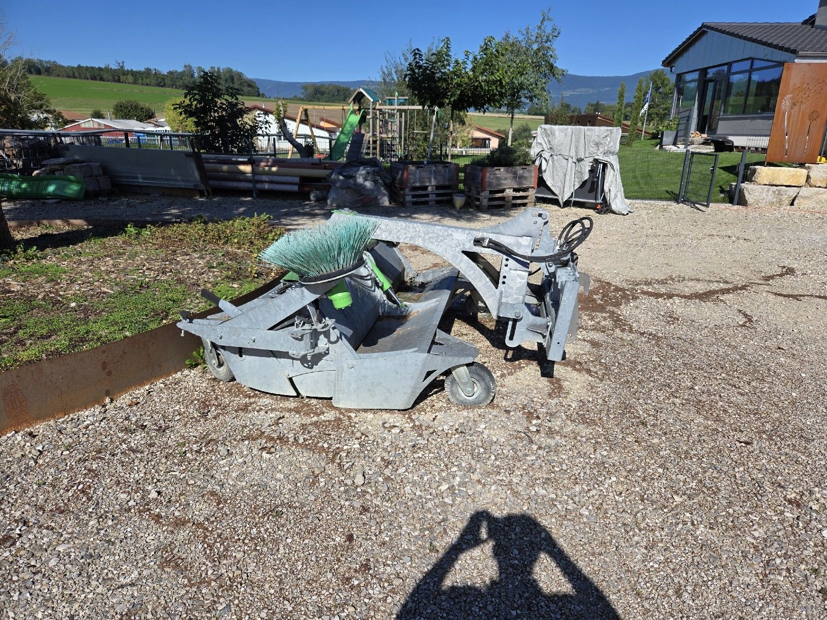Tutte le macchine: balayeuse 195cm fixation weidemann modification par boulon – Usato da Yvonand venduto da aur_x6ft 2