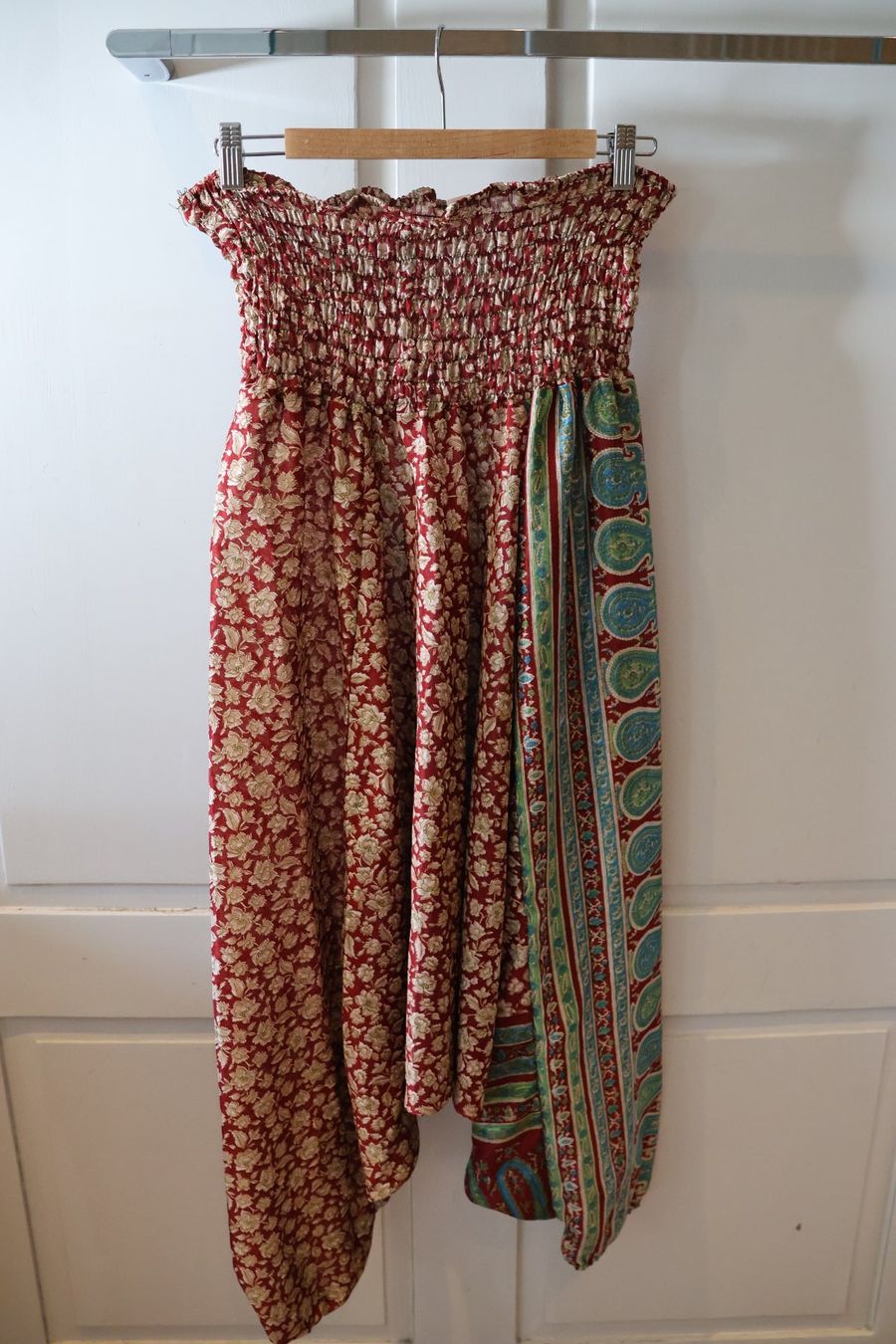 Hosen: Bunte Seidenhose mit Smokbund – Gebraucht aus Winterthur von jul_v9wx 3