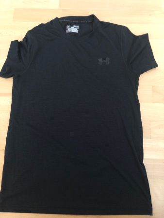 T-Shirt / Trainingsshirt - Under Armour - Grösse S