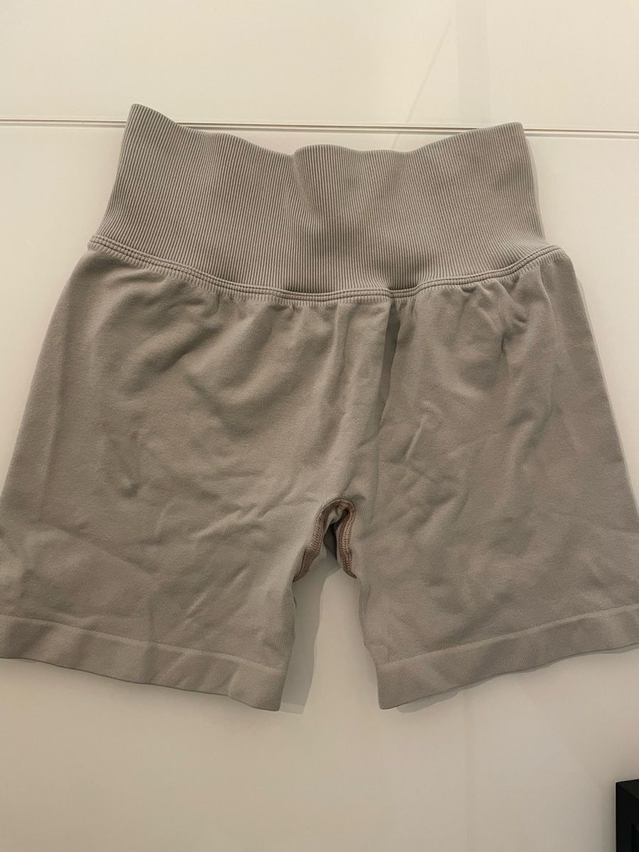 Teveo Hosen: Shorts TEVEO beige Grösse S  – Gebraucht aus Fällanden von hannah_bofinger 1
