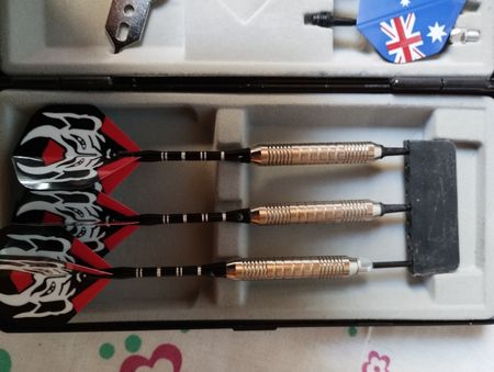 Dart Set mit Zubehör im Koffer, Top Zustand!