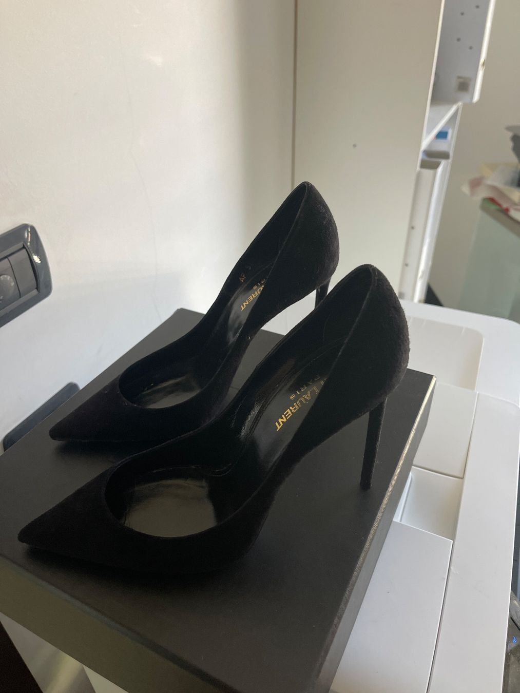 Saint Laurent Scarpe da donna: Saint Laurent Pumps velvet 38.5 – Usato da Agra venduto da Milena_L