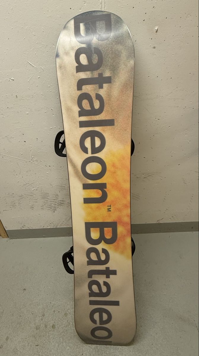 Board: Bataleon Snowboard, pushup 149cm – Usato da Luzern venduto da Ecindarella 1