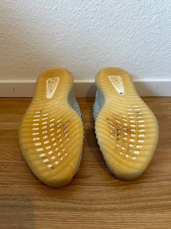 Chaussures hommes: Yeezy Boost V2 Cloud White Reflective – D'occasion à Binningen par Ramon_01 3