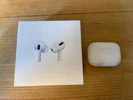 Apple AirPods Pro mit Wireless Charging Case