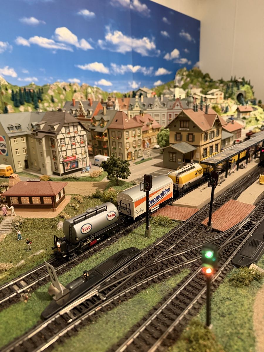 Märklin Trains électriques: Modellbahnanlage Märklin H0 gebraucht – D'occasion à Küsnacht ZH par lsc_tzr6 7