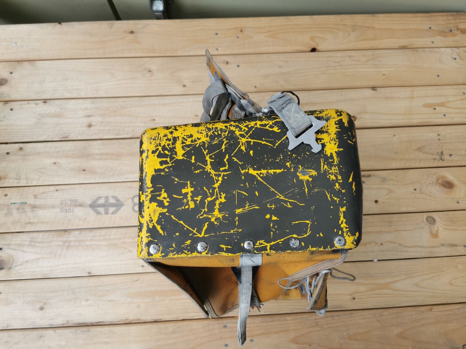 Misurare: Notpaket Schleudersitz Hawker Hunter Fliegertruppe Luftwaffe – Usato da Neuenkirch venduto da bf-109 3