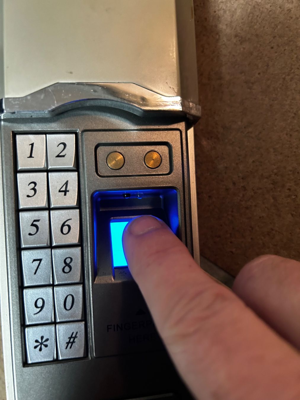 Lucchetti: Serratura elettronica biometrica – Usato da Morbio Inferiore venduto da udry65 5