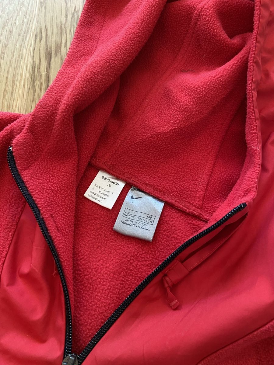 Nike Maglioni & Felpe: Nike Fleece mit Kapuze – Usato da Thayngen venduto da golazo_vines 3