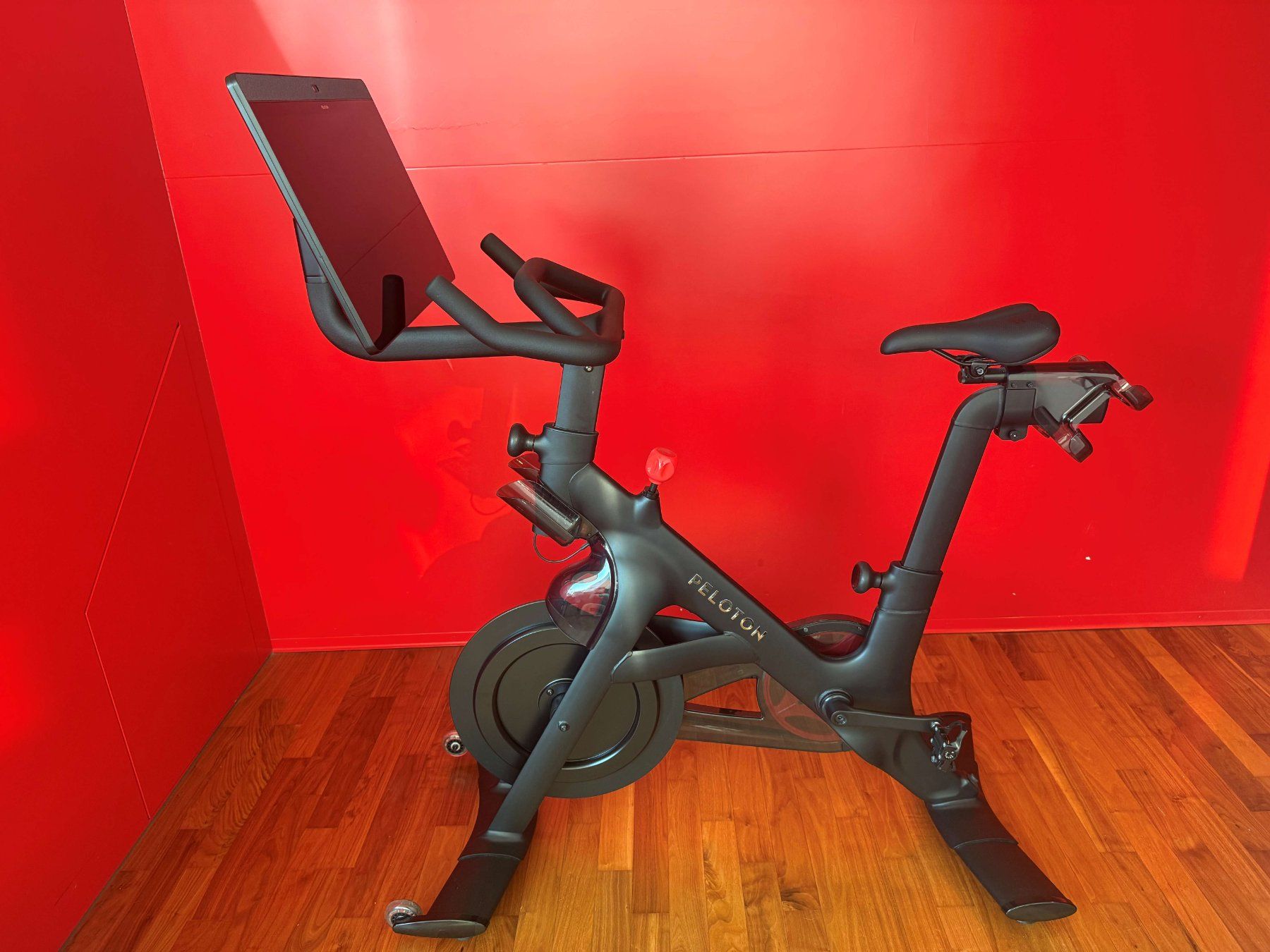 Hometrainer: Peloton Bike+, 23.8" Bildschirm – Usato da Wallisellen venduto da yas_fy7j 1