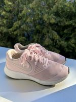 Chaussures de sport Nike roses – Femme – Taille 38,5