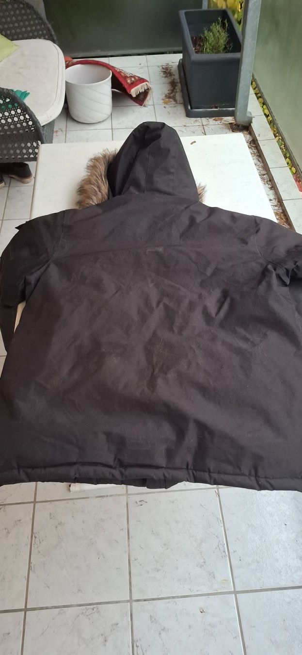 Giacche: Warm Winterjacke mit Kapuze – Usato da Zürich venduto da Pierrebn 3