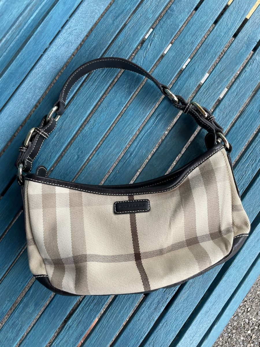 Burberry Taschen für Damen: Burberry Tasche  – Gebraucht aus Steffisburg von kla_65qs