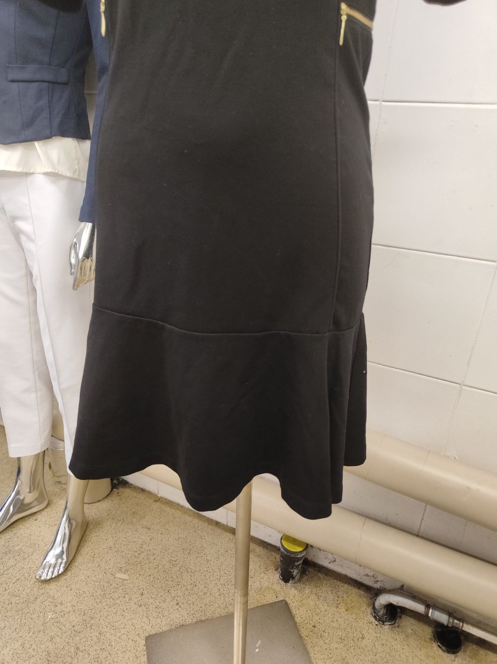 Kookai Kleider: Kookai kleid GR 40 – Gebraucht aus Langnau am Albis von Judithsebi 2