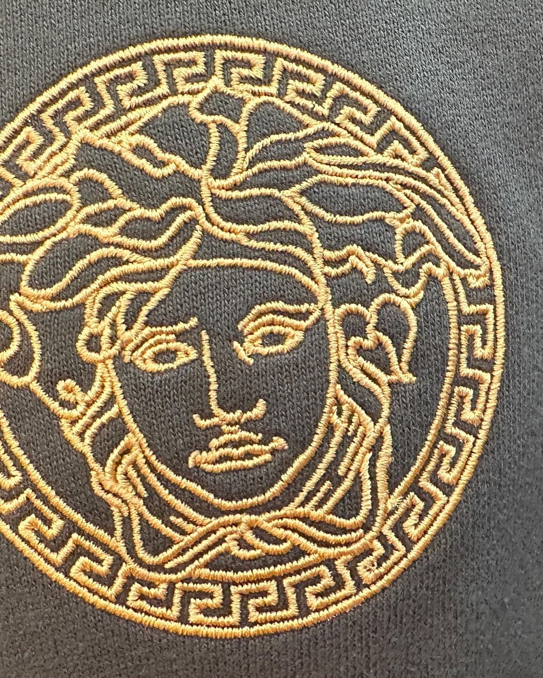 Versace Maglioni & Felpe: Gianni Versace Pullover NP 990.- – Nuovo e nell'imballaggio originale da Lachen SZ venduto da HelvetiaLuxury 5