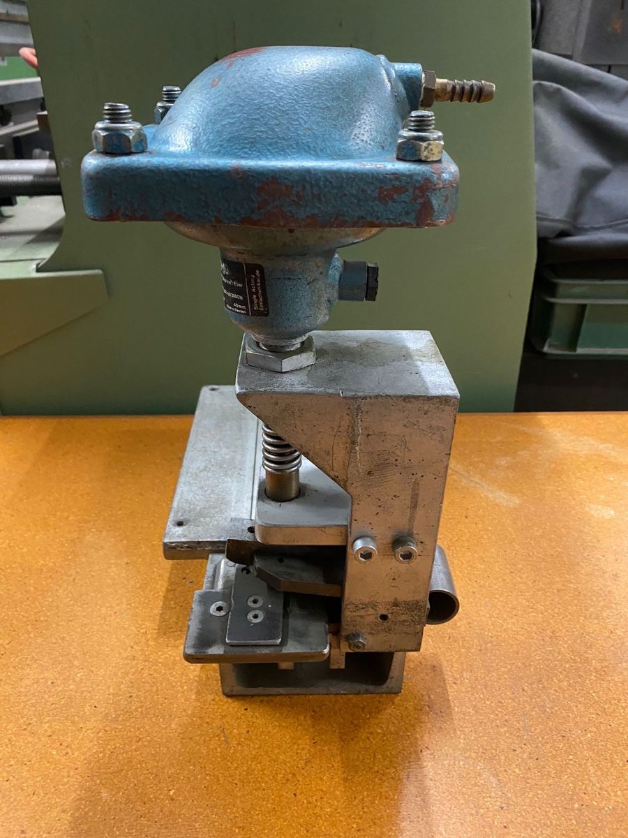 Toutes les machines: PNEUMATISCHE STANZE – D'occasion à Abtwil SG par Handwerker22 2