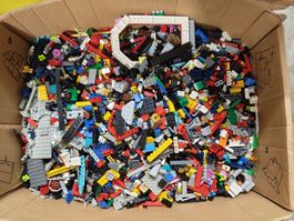 ca. 3 Zügel Schachteln Lego / Lego Technik inkl. Pläne