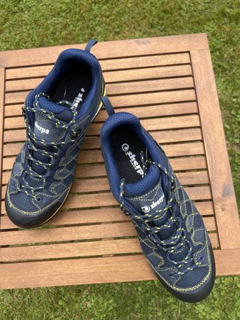 Sherpa Wanderschuhe, Grösse 44, Simbia Low, Top Zustand!