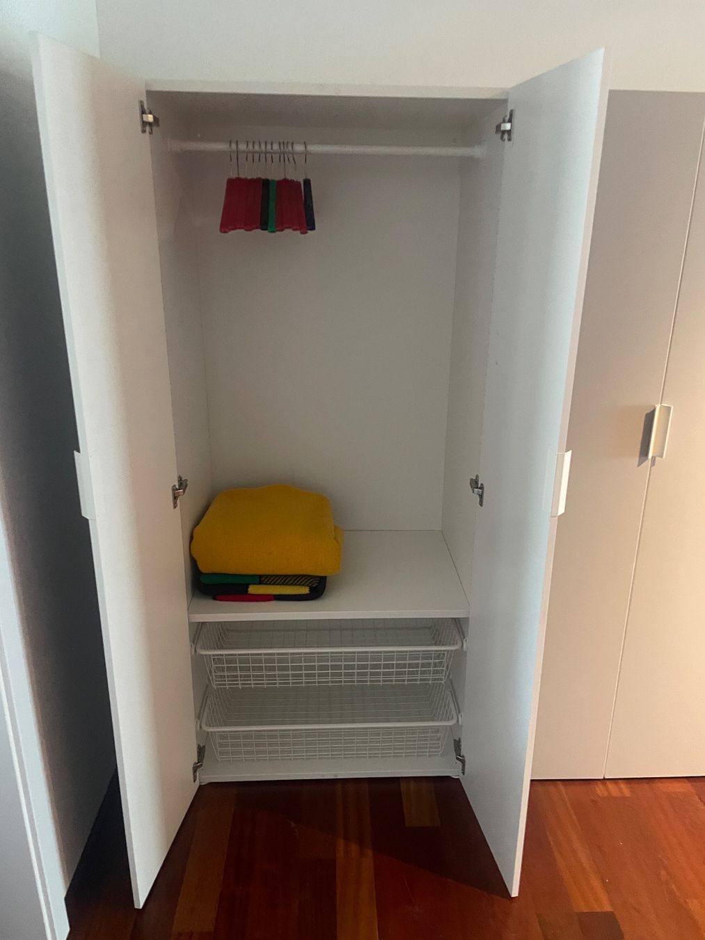 Ikea Armadi: 4 x Schrank IKEA – Usato da Lungern venduto da Scastis