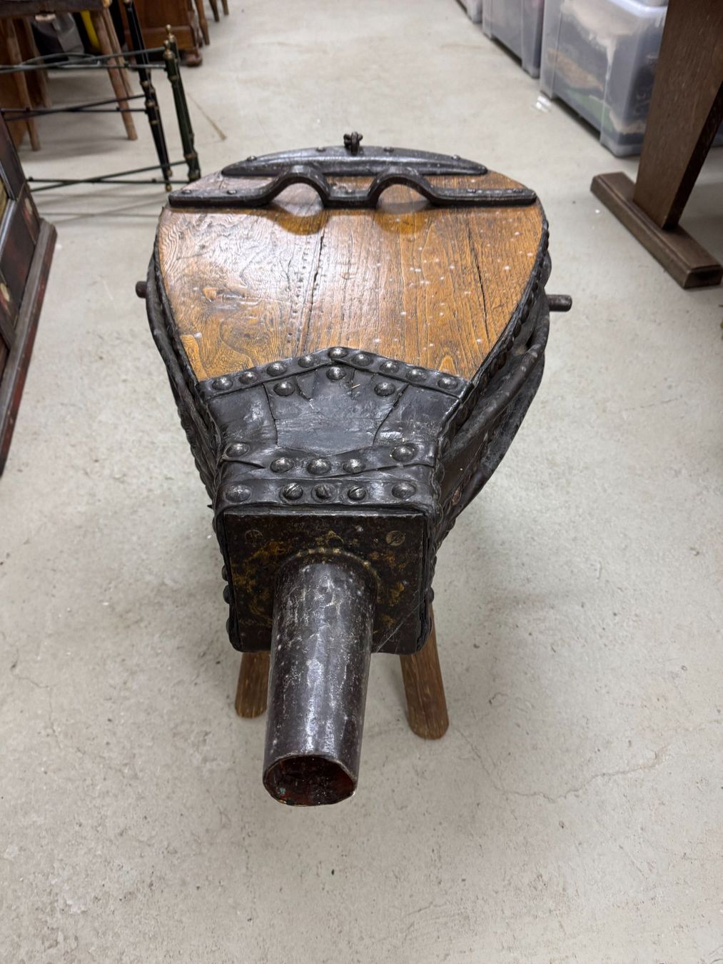 Tavoli: Table Soufflet de Forge sur Pied – Usato da Oeschseite venduto da -Luxury-On-Line- 4