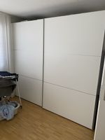 Kleiderschrank mit Schiebentüren